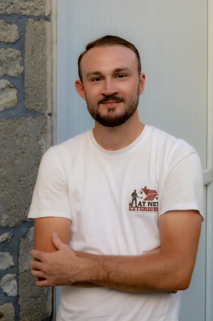 Alexandre Teissedre, artisan AT Net Extérieur intervenant dans toute l'Aisne